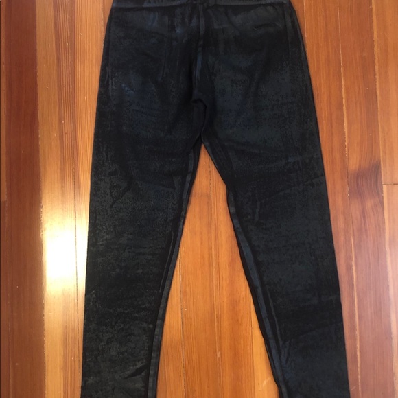 Leggings with faux distressed leather look - Picture 2 of 3